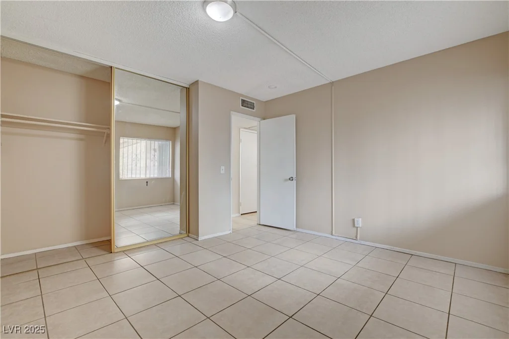 1405 VEGAS VALLEY, Las Vegas, NV 89169