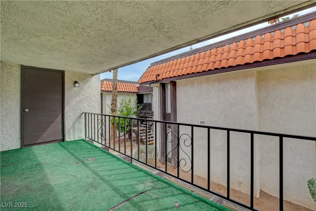 1405 VEGAS VALLEY, Las Vegas, NV 89169