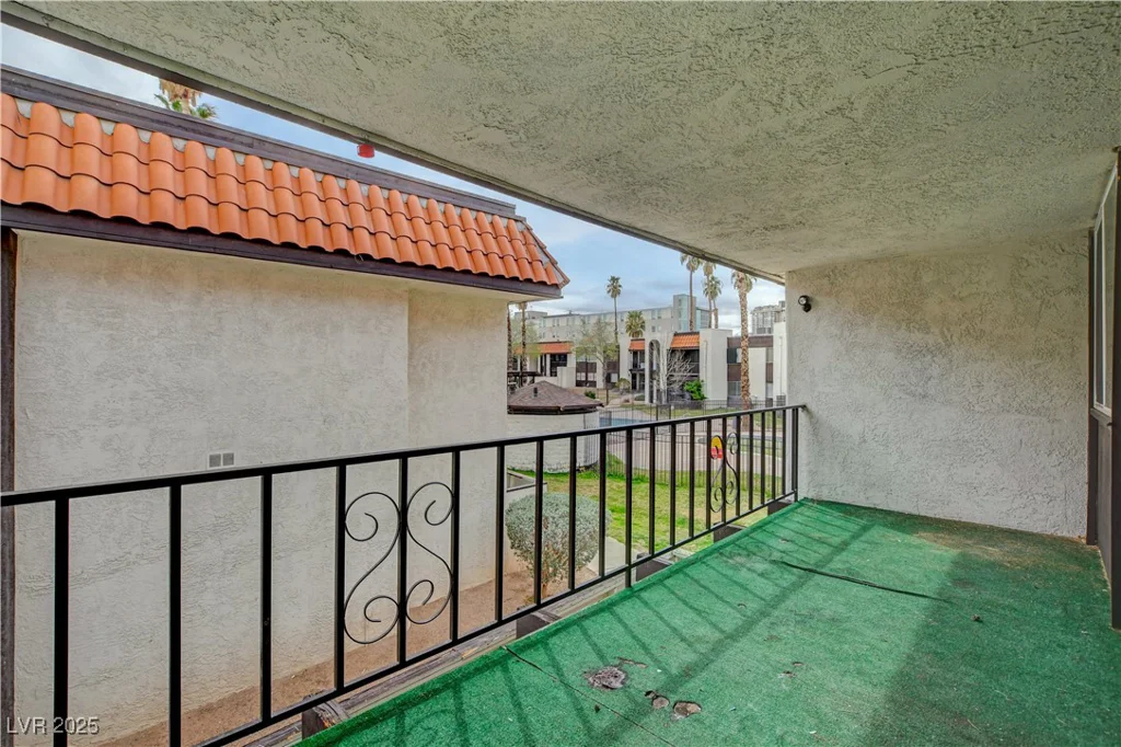 1405 VEGAS VALLEY, Las Vegas, NV 89169