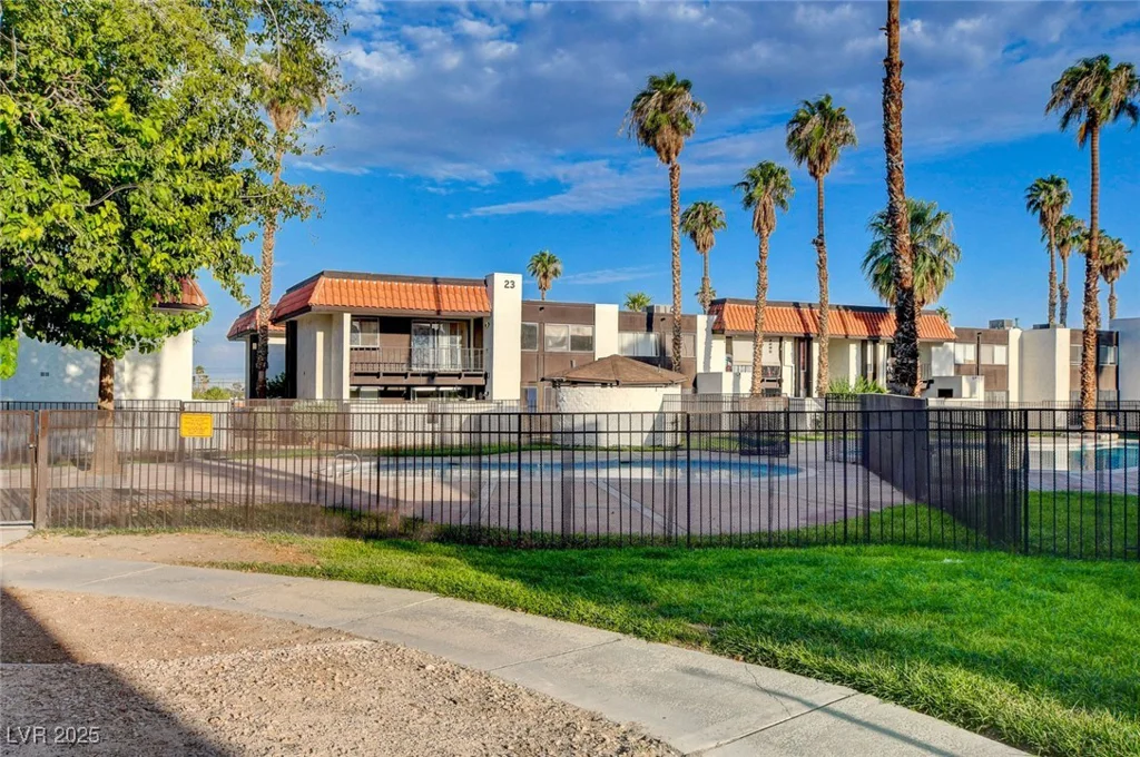 1405 VEGAS VALLEY, Las Vegas, NV 89169
