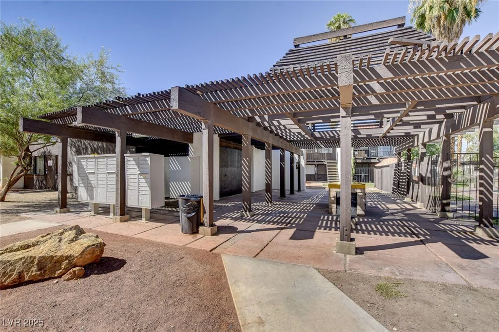 1405 VEGAS VALLEY, Las Vegas, NV 89169