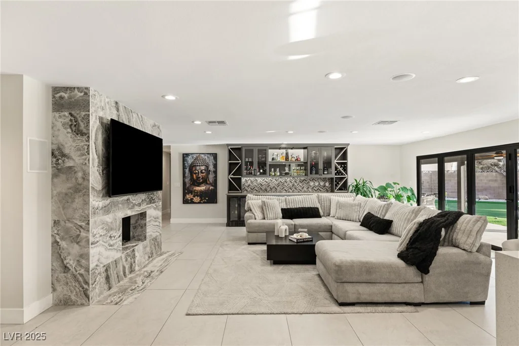 6975 Darby, Las Vegas, NV 89117
