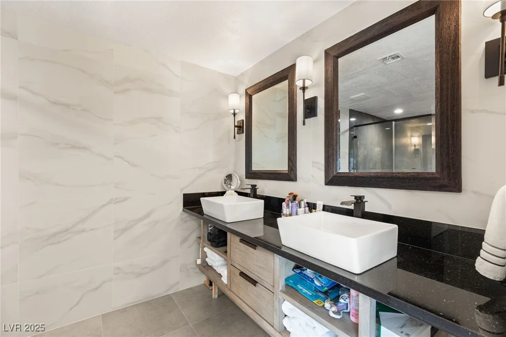 6975 Darby, Las Vegas, NV 89117