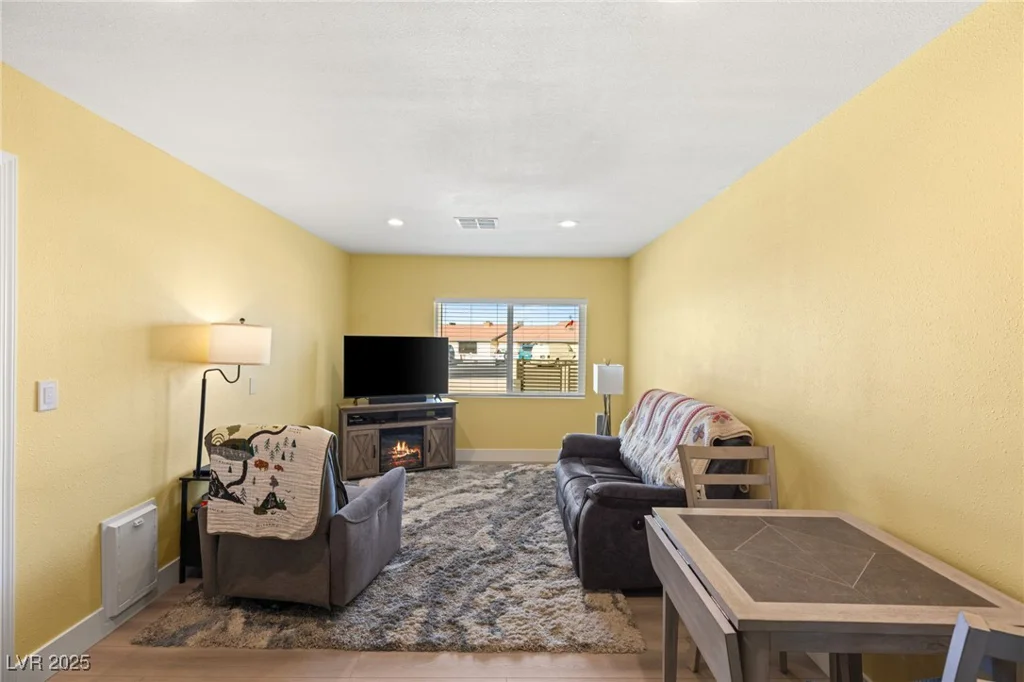 6975 Darby, Las Vegas, NV 89117