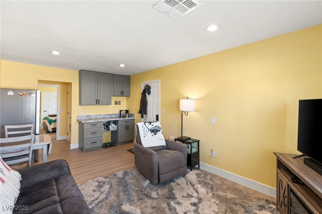 6975 Darby, Las Vegas, NV 89117