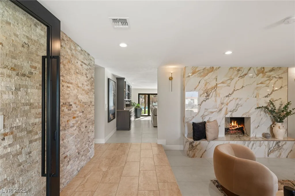 6975 Darby, Las Vegas, NV 89117