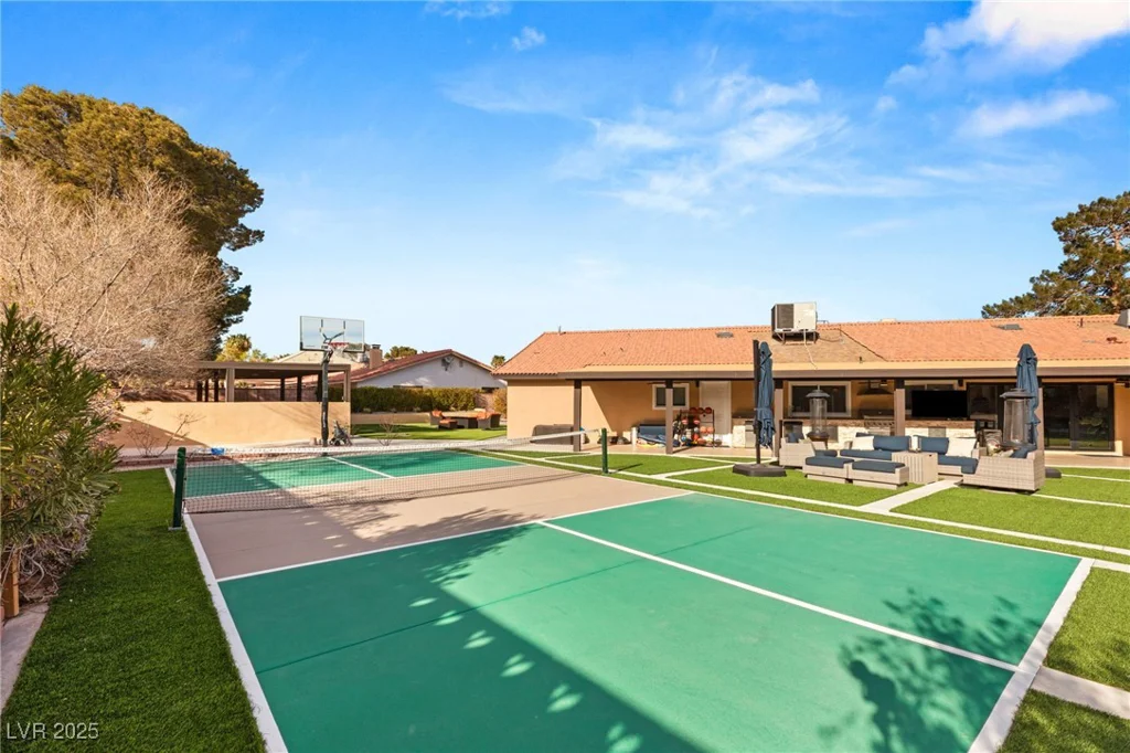 6975 Darby, Las Vegas, NV 89117
