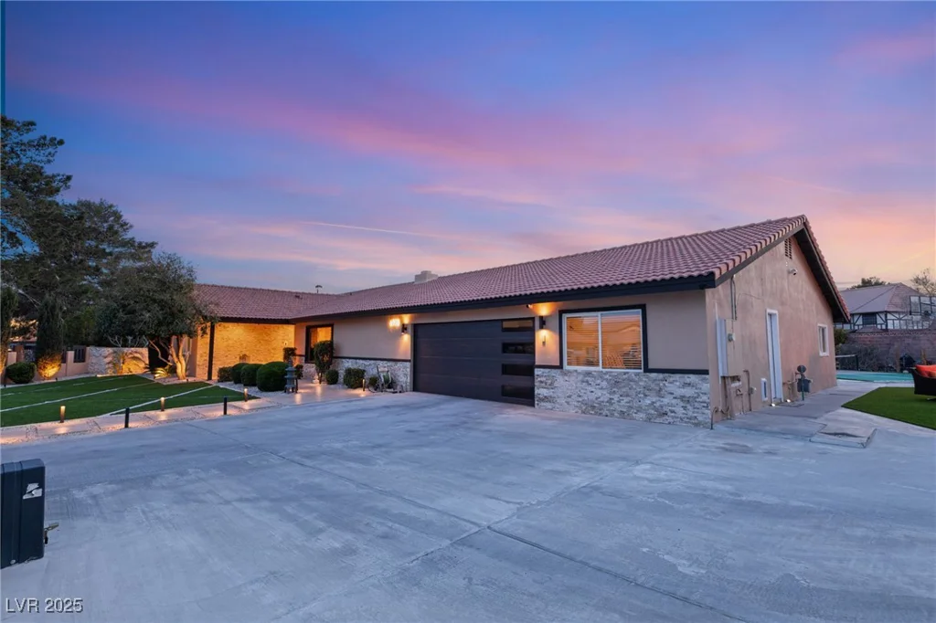 6975 Darby, Las Vegas, NV 89117