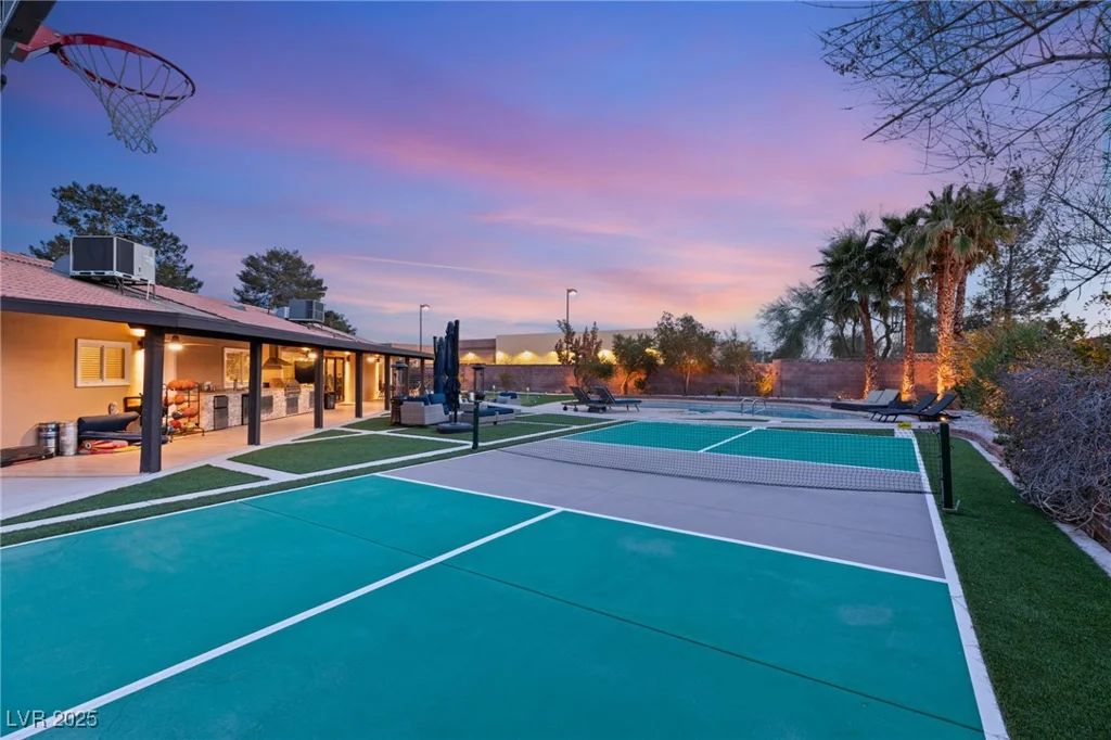 6975 Darby, Las Vegas, NV 89117