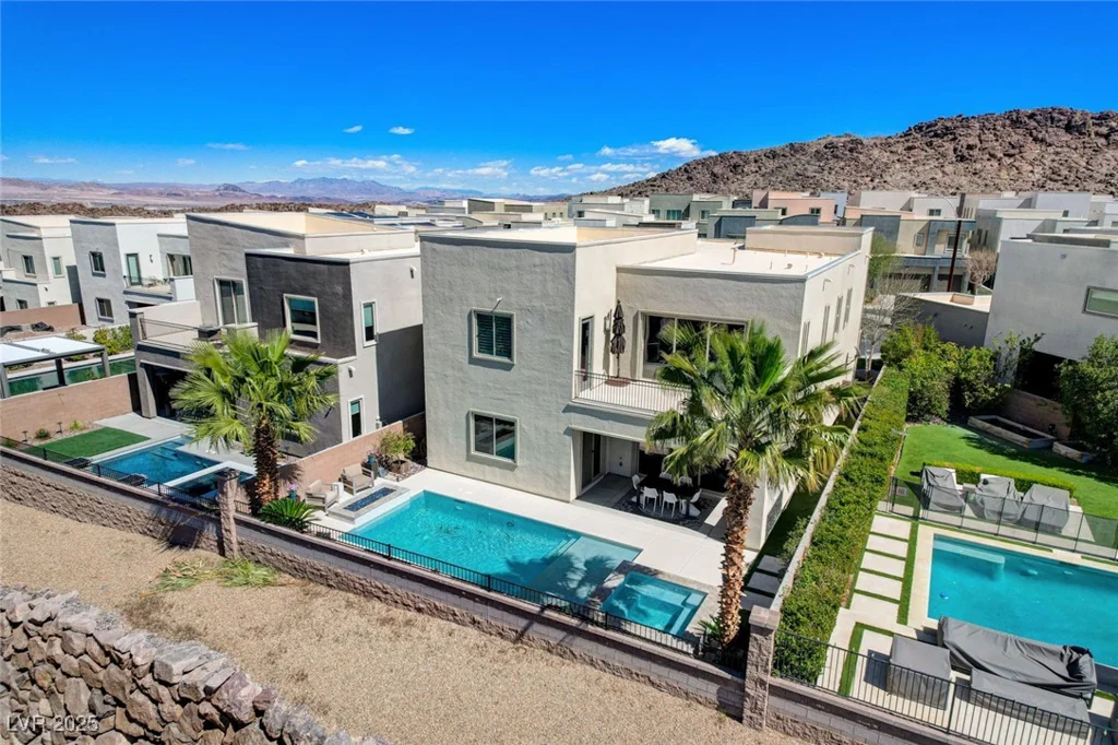 795 Glistening Light, Henderson, NV 89052
