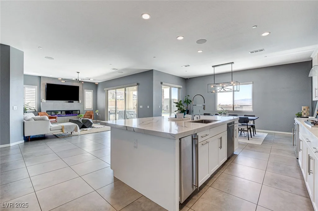 795 Glistening Light, Henderson, NV 89052