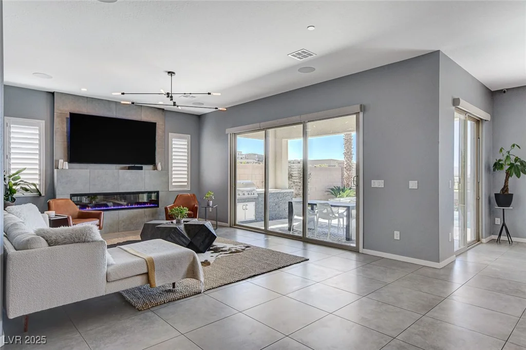 795 Glistening Light, Henderson, NV 89052