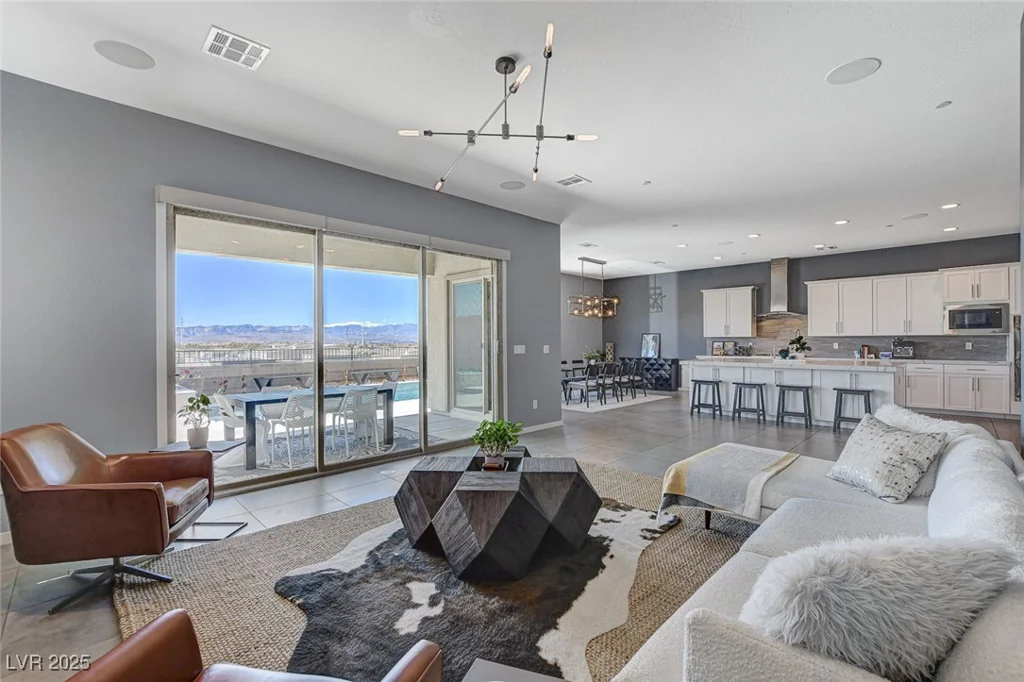 795 Glistening Light, Henderson, NV 89052