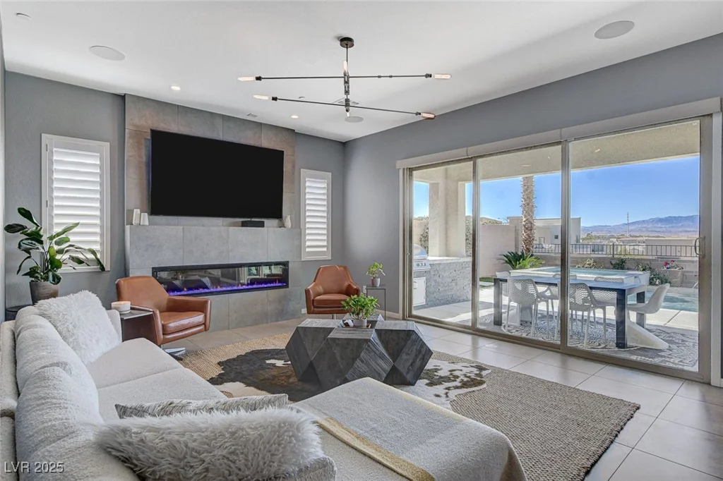 795 Glistening Light, Henderson, NV 89052