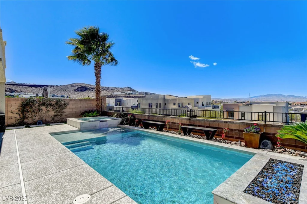 795 Glistening Light, Henderson, NV 89052