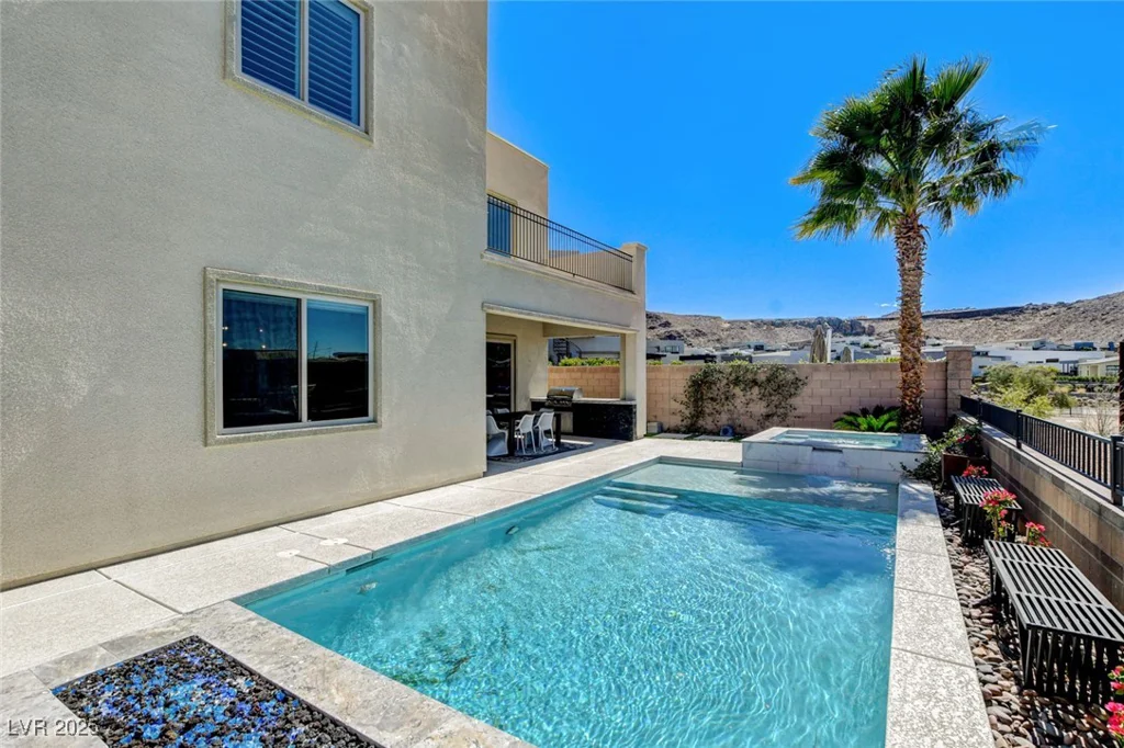 795 Glistening Light, Henderson, NV 89052