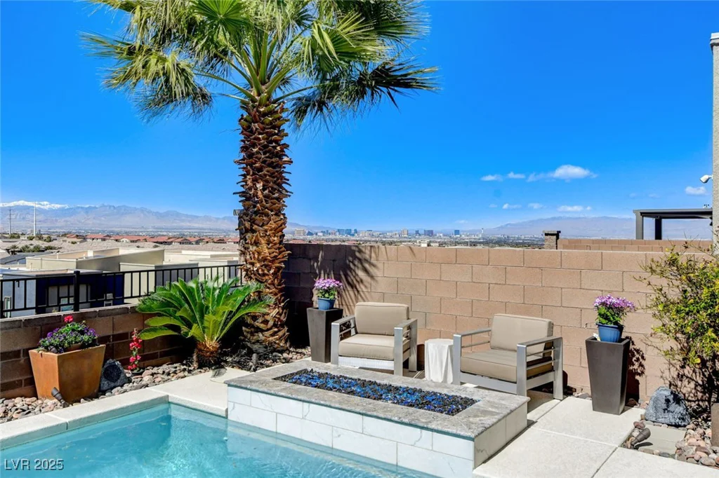 795 Glistening Light, Henderson, NV 89052