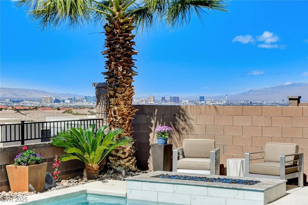 795 Glistening Light, Henderson, NV 89052