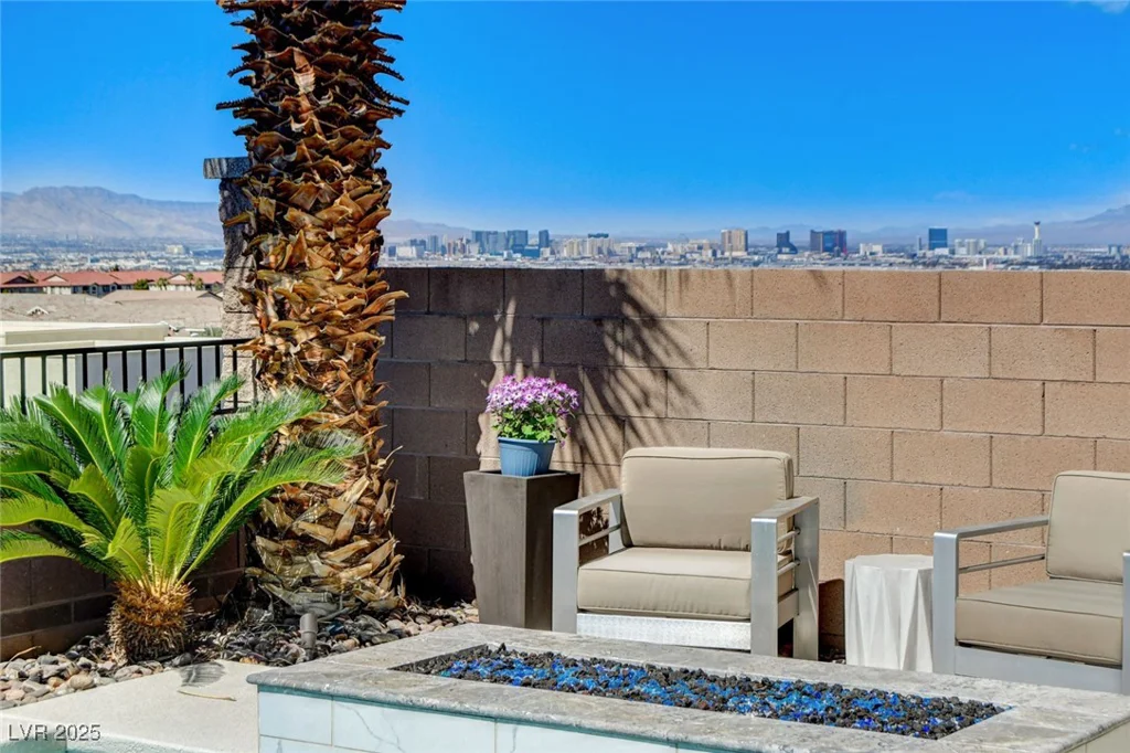 795 Glistening Light, Henderson, NV 89052