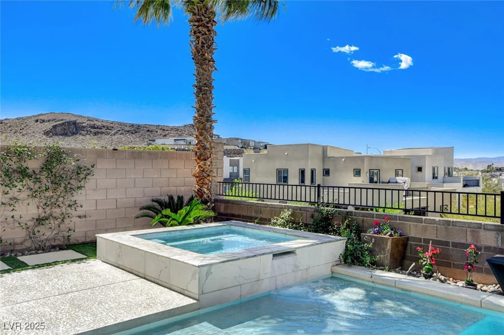 795 Glistening Light, Henderson, NV 89052