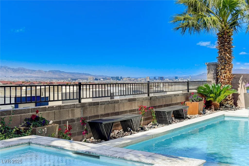 795 Glistening Light, Henderson, NV 89052