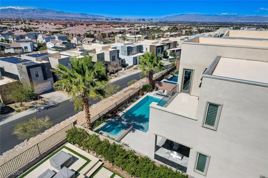 795 Glistening Light, Henderson, NV 89052