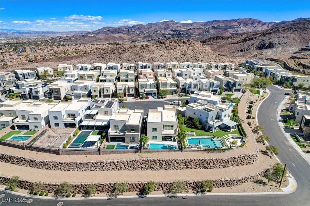 795 Glistening Light, Henderson, NV 89052