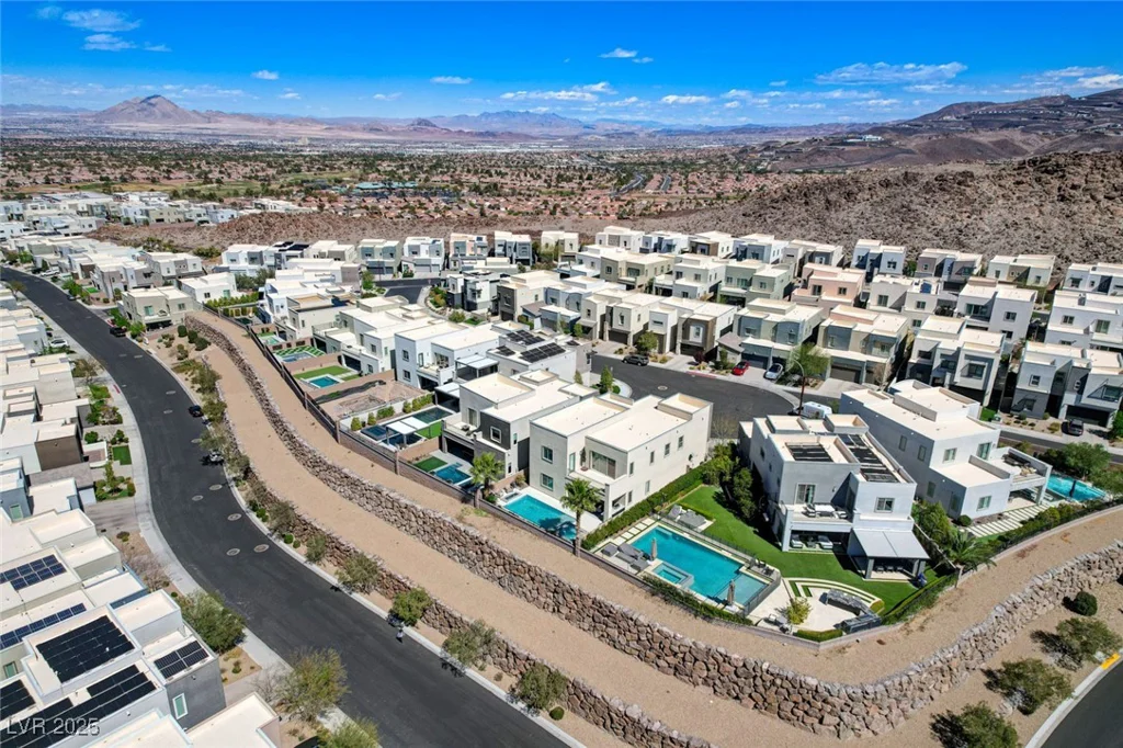 795 Glistening Light, Henderson, NV 89052
