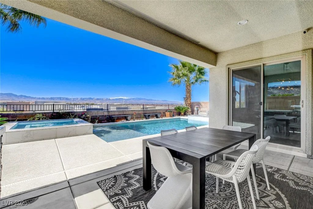 795 Glistening Light, Henderson, NV 89052
