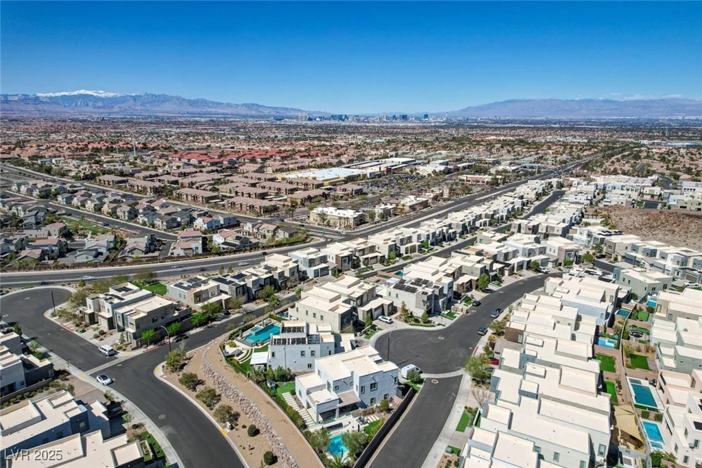 795 Glistening Light, Henderson, NV 89052