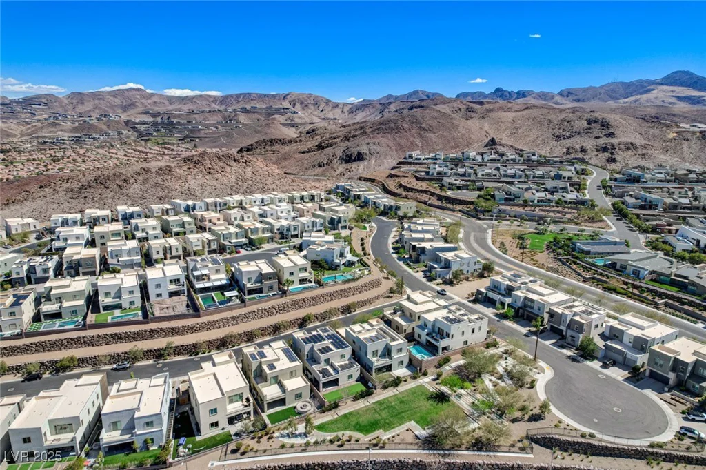 795 Glistening Light, Henderson, NV 89052