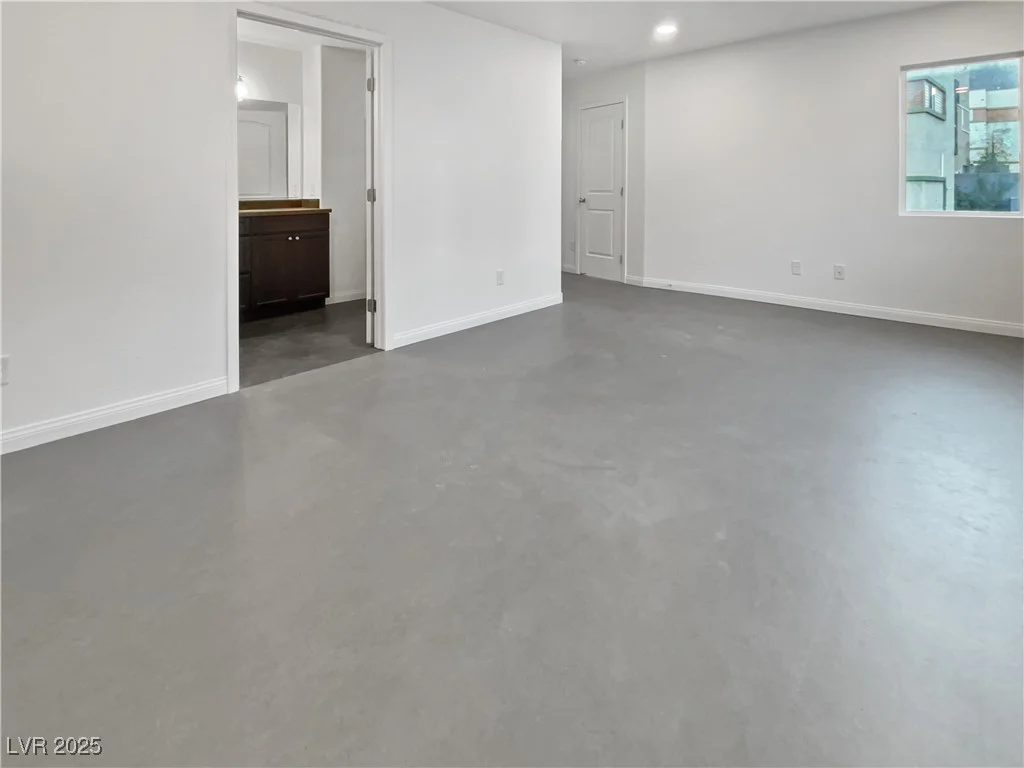 10537 Headwind, Las Vegas, NV 89129