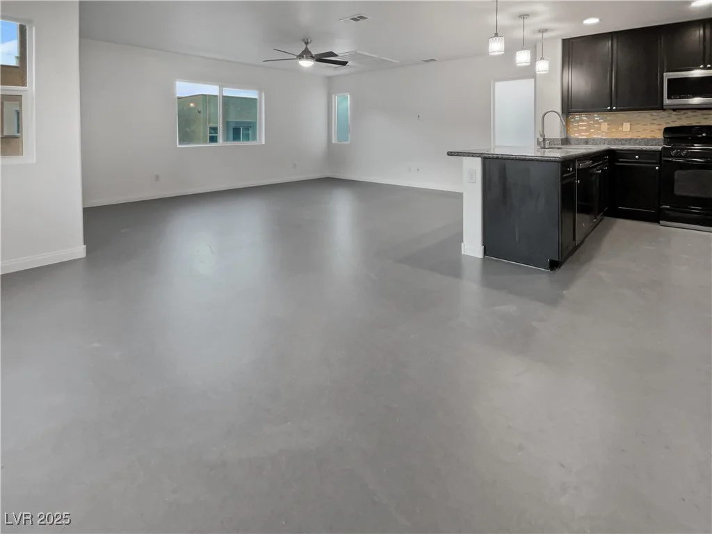 10537 Headwind, Las Vegas, NV 89129