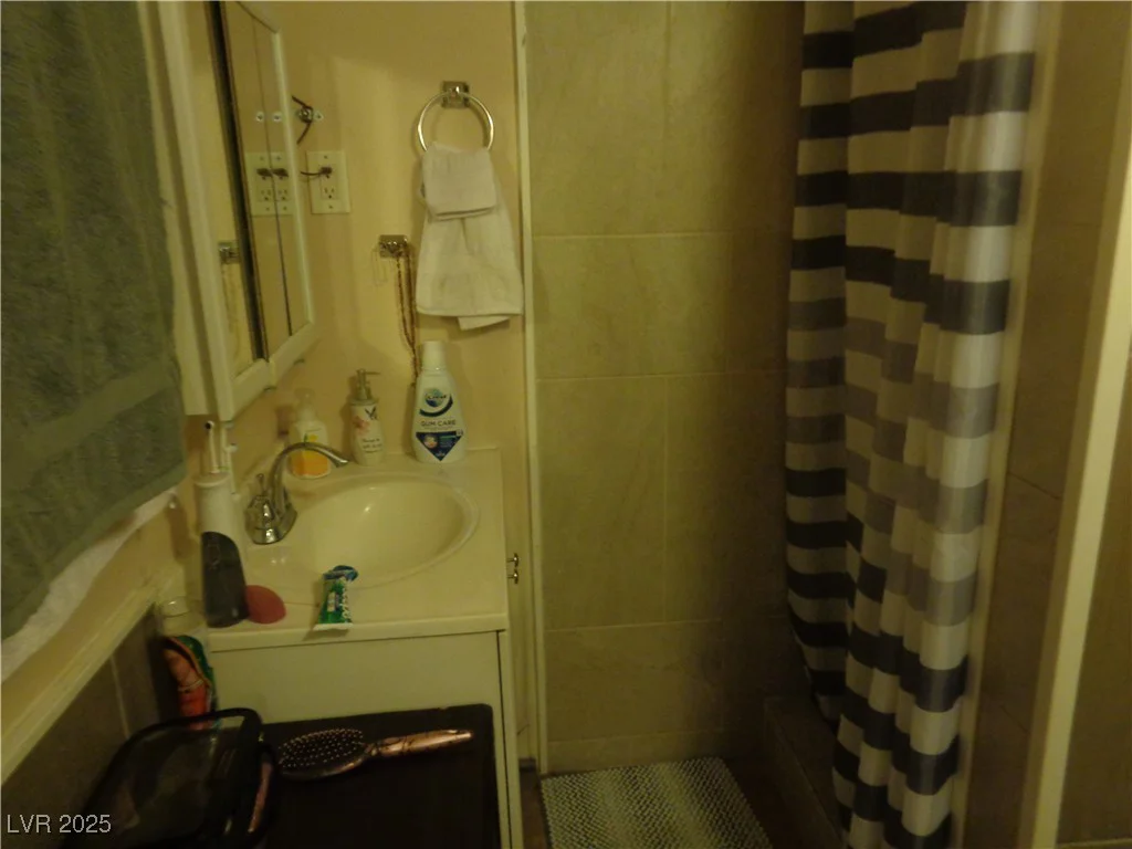 3127 Aloha, Las Vegas, NV 89121