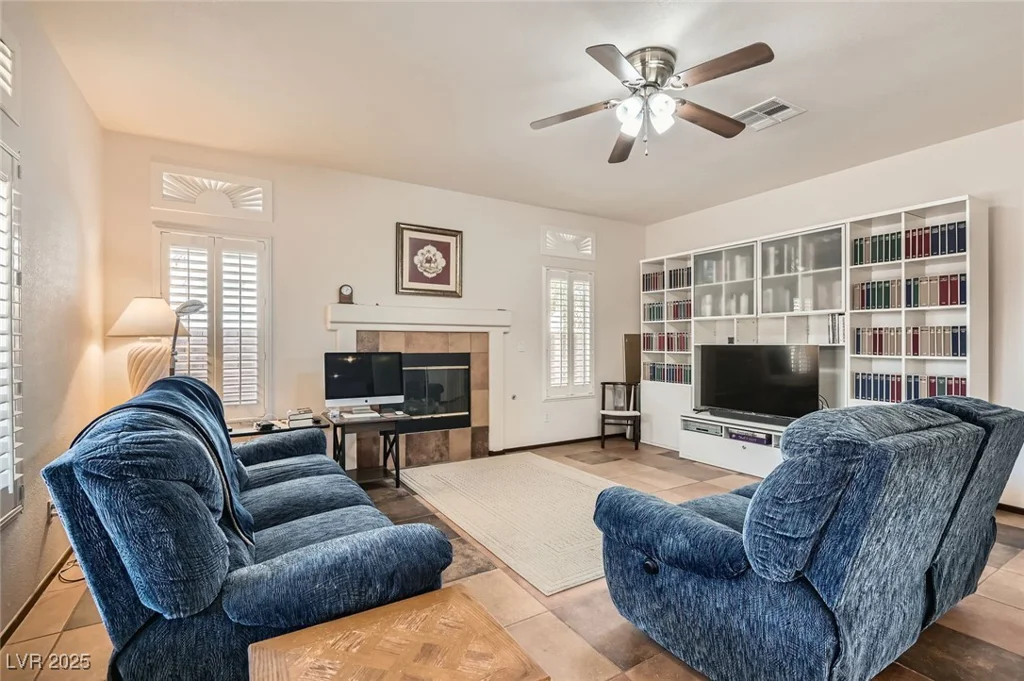 1684 Flores, Henderson, NV 89012