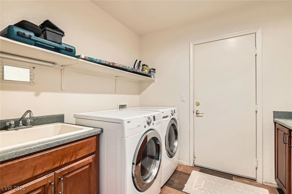 1684 Flores, Henderson, NV 89012