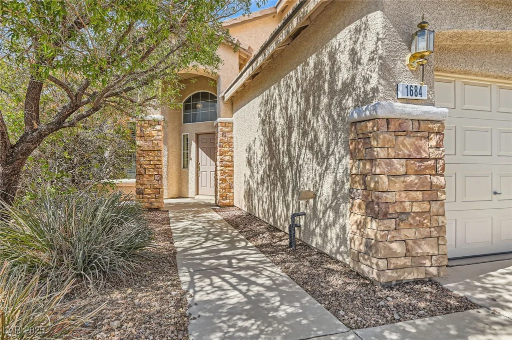 1684 Flores, Henderson, NV 89012