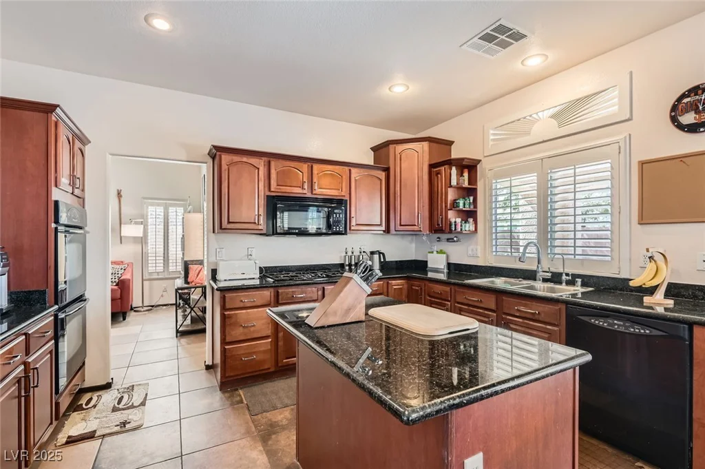 1684 Flores, Henderson, NV 89012