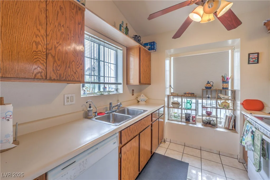 2735 Poppyseed, Las Vegas, NV 89142