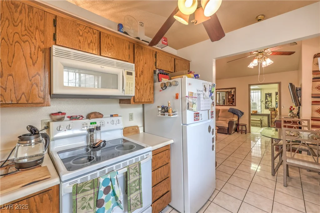 2735 Poppyseed, Las Vegas, NV 89142