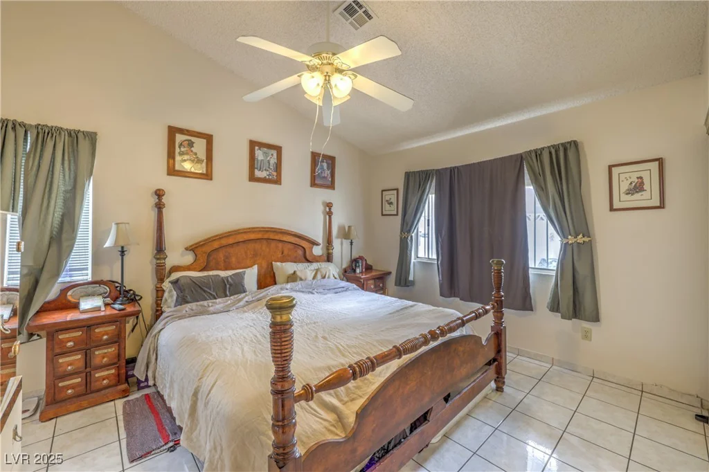 2735 Poppyseed, Las Vegas, NV 89142