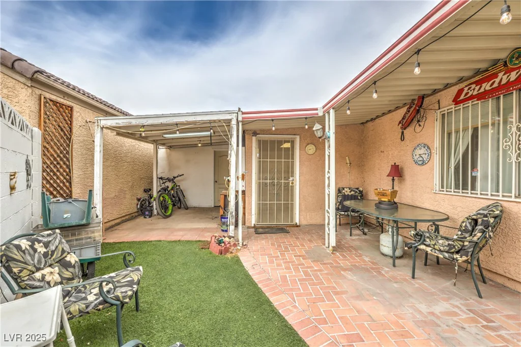 2735 Poppyseed, Las Vegas, NV 89142