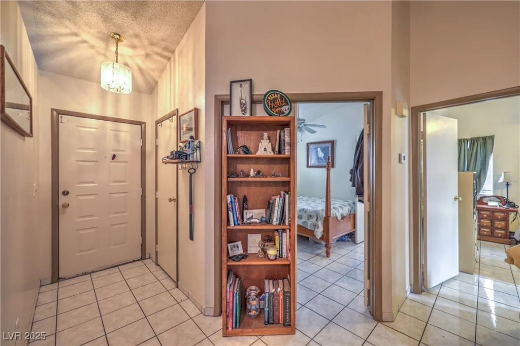 2735 Poppyseed, Las Vegas, NV 89142