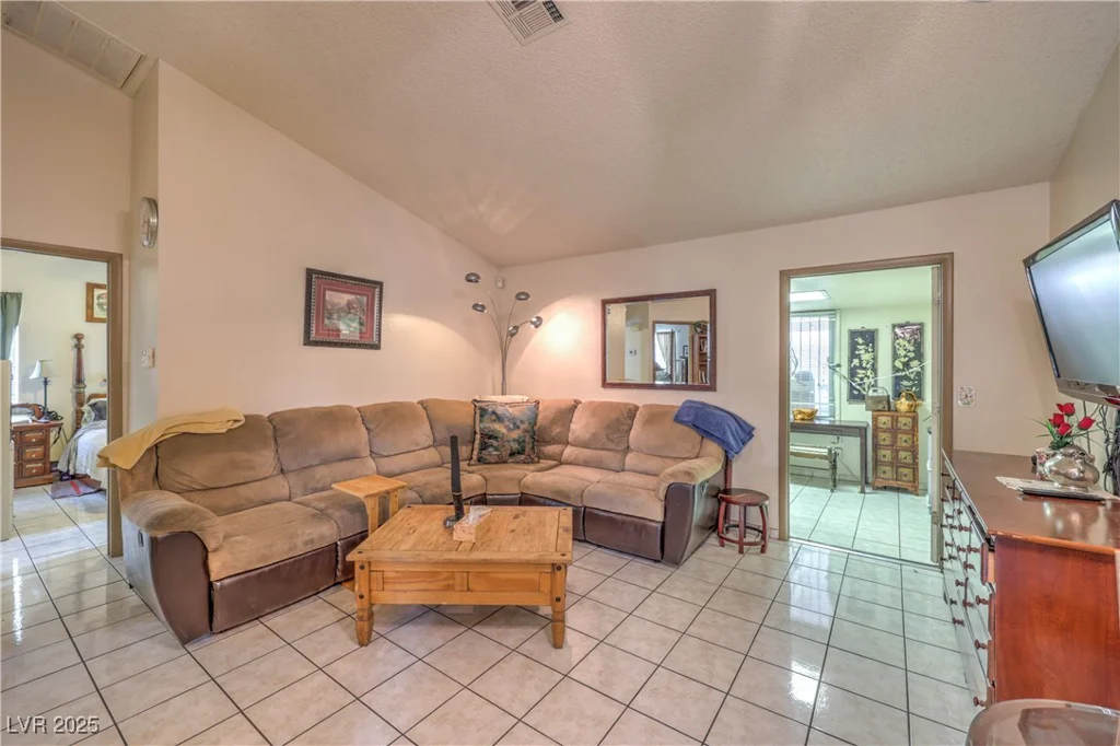 2735 Poppyseed, Las Vegas, NV 89142