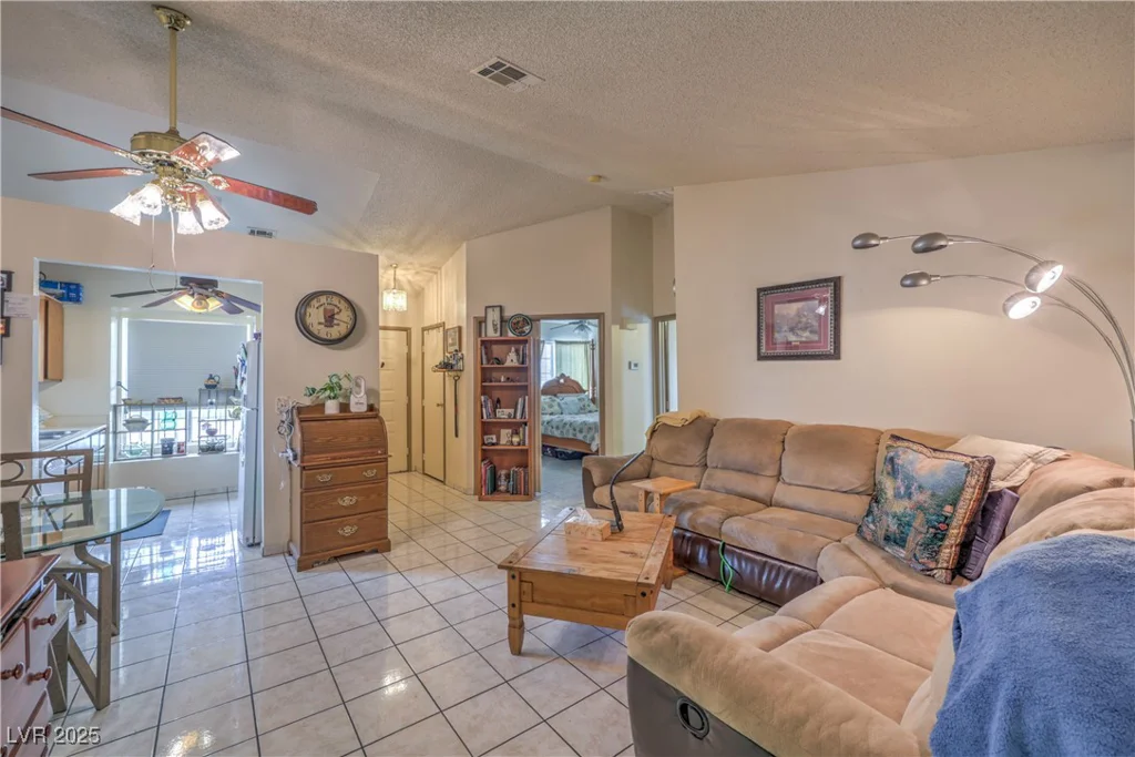 2735 Poppyseed, Las Vegas, NV 89142