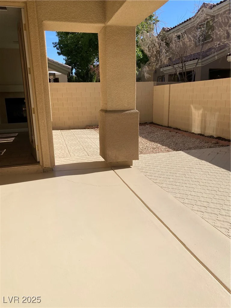 7439 Pioneer, Las Vegas, NV 89113