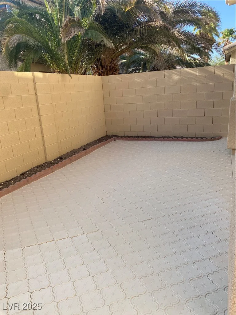 7439 Pioneer, Las Vegas, NV 89113