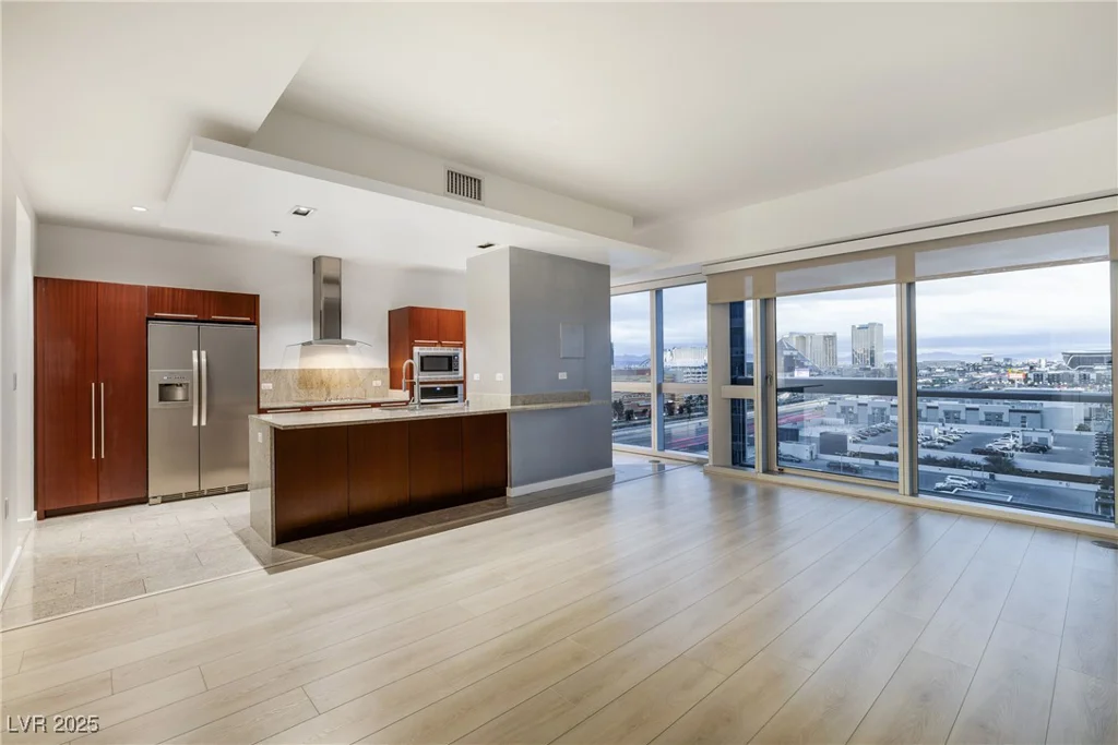 4471 Dean Martin, Las Vegas, NV 89103