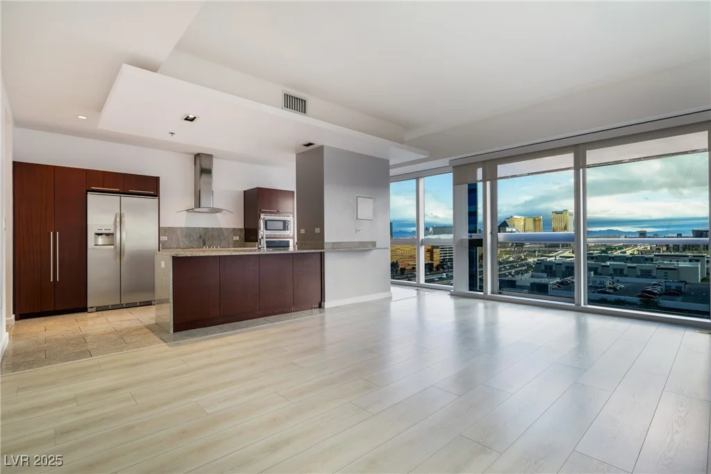 4471 Dean Martin, Las Vegas, NV 89103