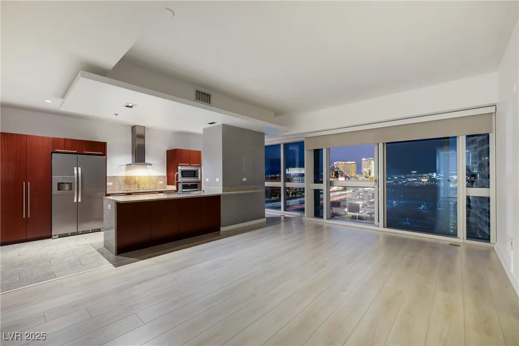 4471 Dean Martin, Las Vegas, NV 89103